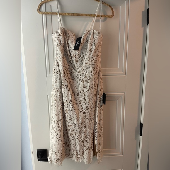 Lulu’s Amazing Allure white dress - Picture 3 of 3